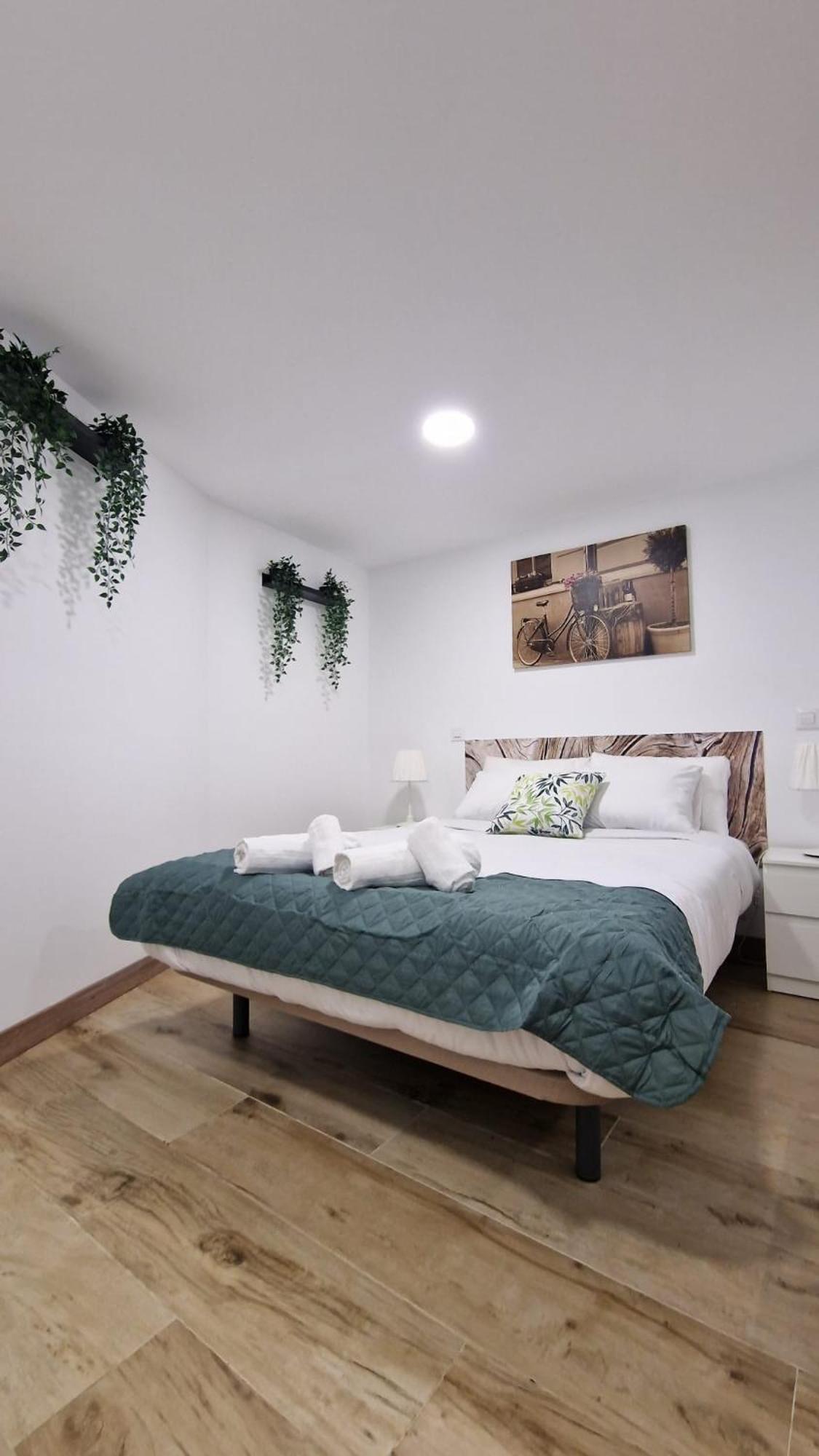 Almendrales Apartment Madrid Bagian luar foto