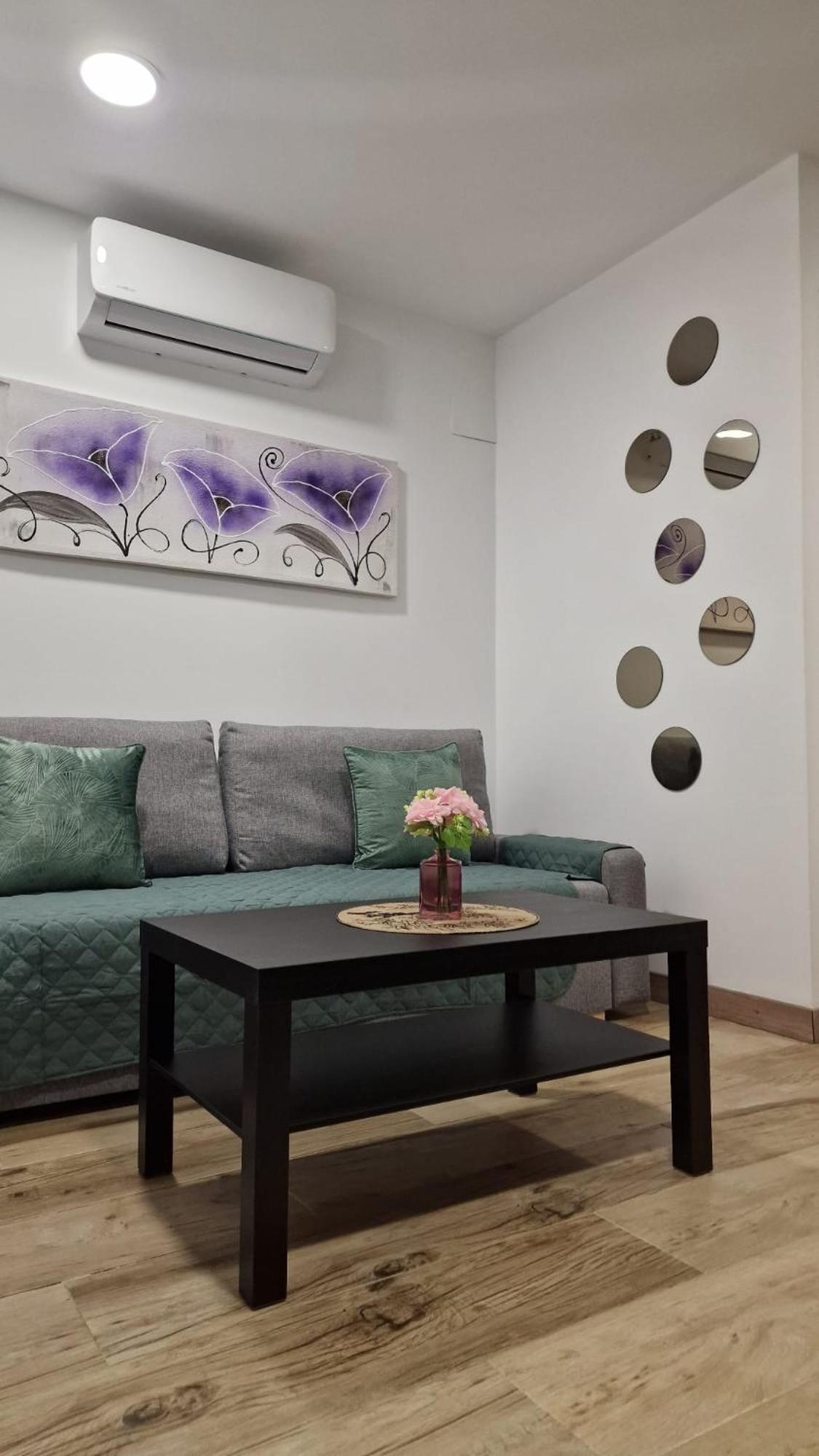 Almendrales Apartment Madrid Bagian luar foto