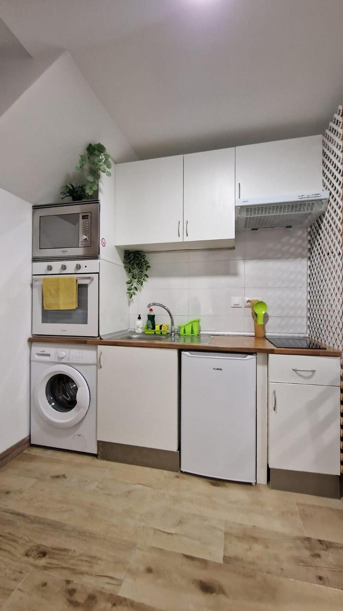 Almendrales Apartment Madrid Bagian luar foto